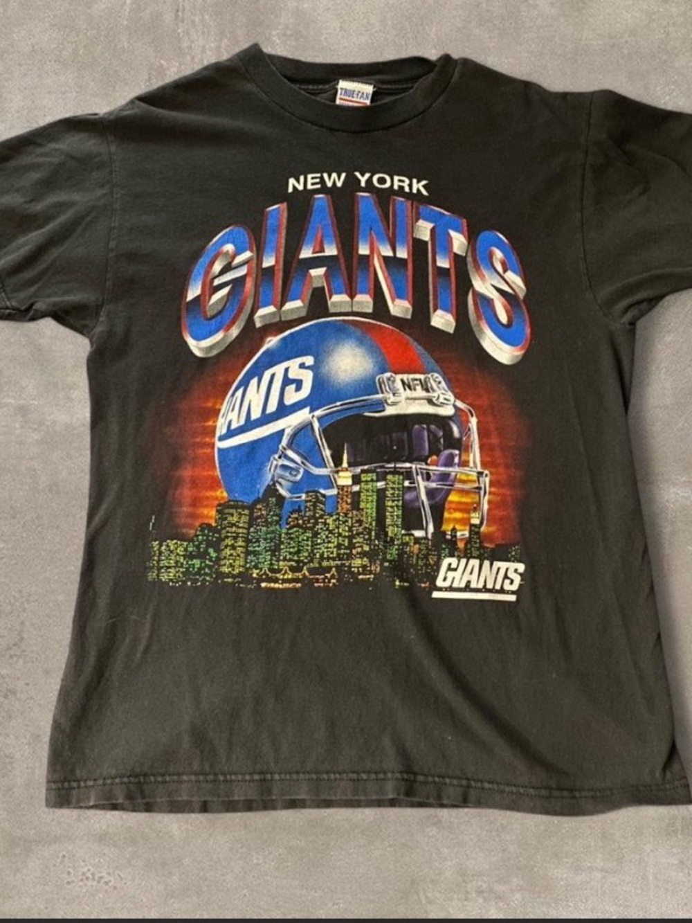 New York Giants 90s Skyline Graphic Tee